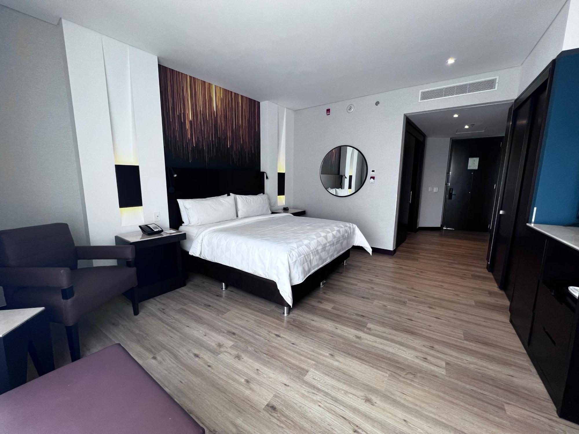 Holiday Inn Bogota Airport By Ihg Esterno foto
